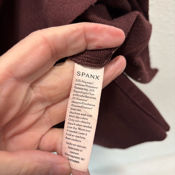 Spanx Oversized Fit Quarter Length Sleeve Top Size Medium 
Like New - Picture 8 of 9